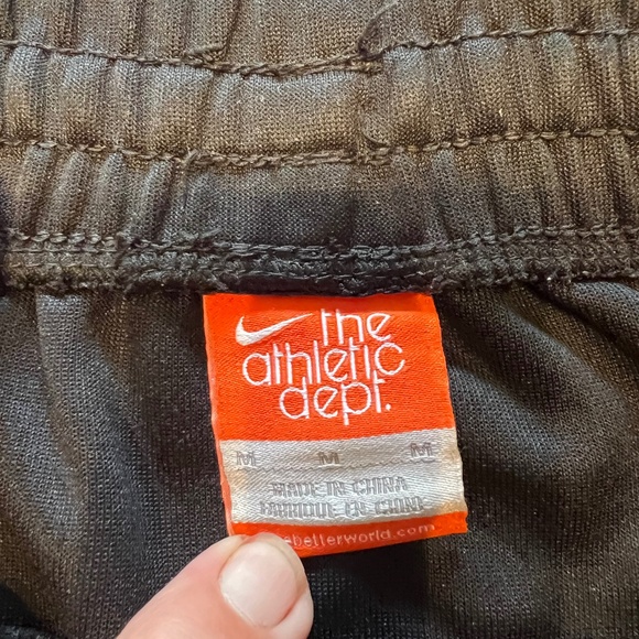 Nike active ware, track pants W/back pocket - Picture 2 of 6